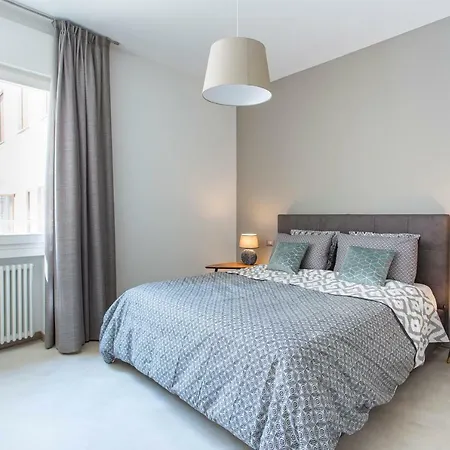 90m² 3 Slaapkamer, 2 Privé Badkamer In Centrum *