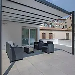C-apartment Zabarella Terrace Lägenhet